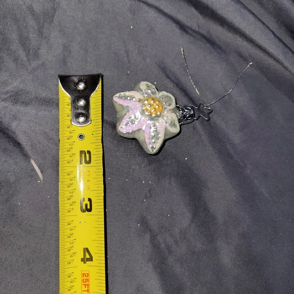 Vintage WEST GERMANY Hand Blown GLASS CHRISTMAS TREE ORNAMENT Daisy Flower
